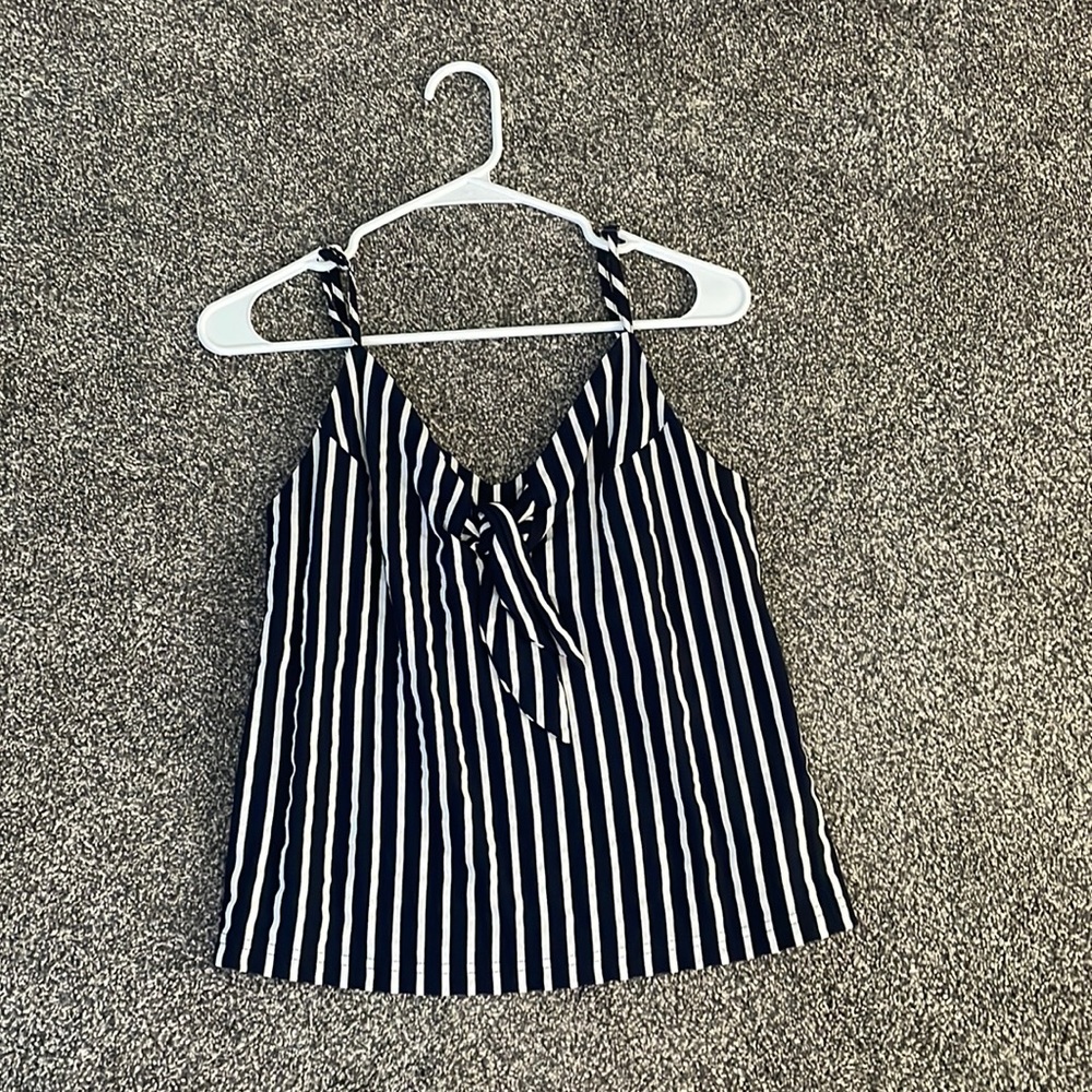 Black and White Top (medium) - Everly